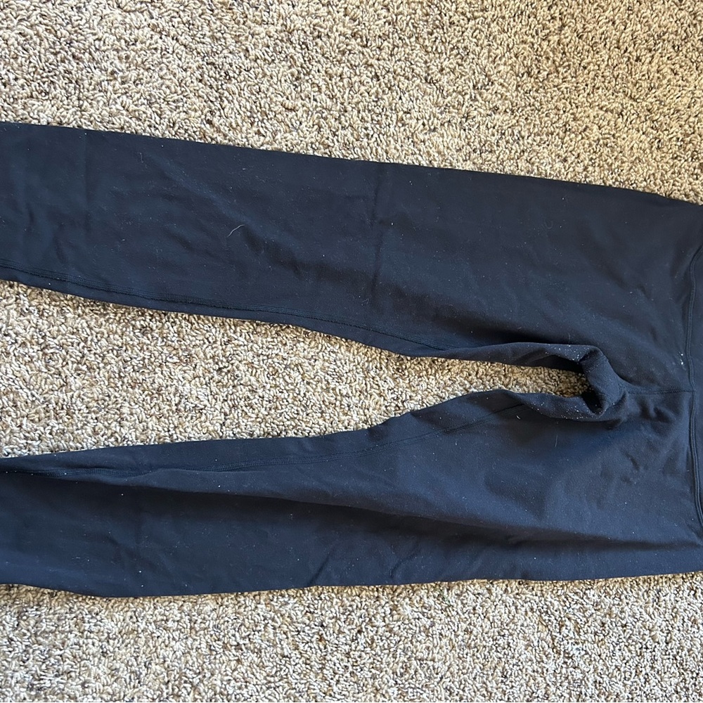 Women’s Lululemon leggings.